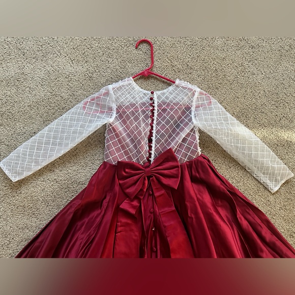 Beautiful Fancy Dress with a long train ❤️ - Picture 13 of 14